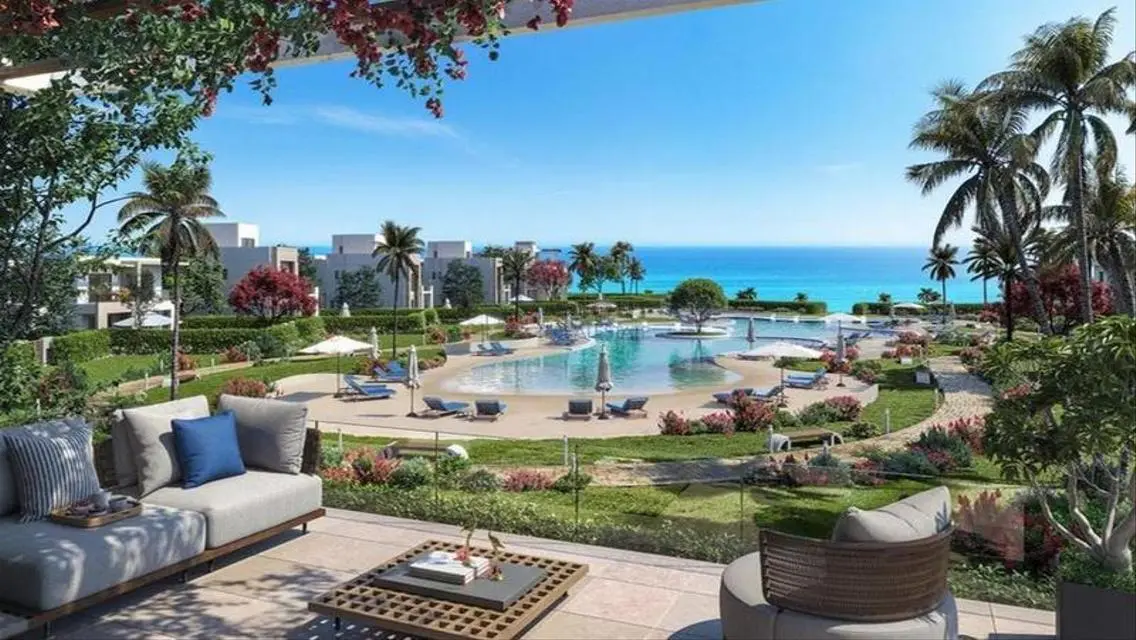 Stunning Apartment in Prime Lakefront Location
