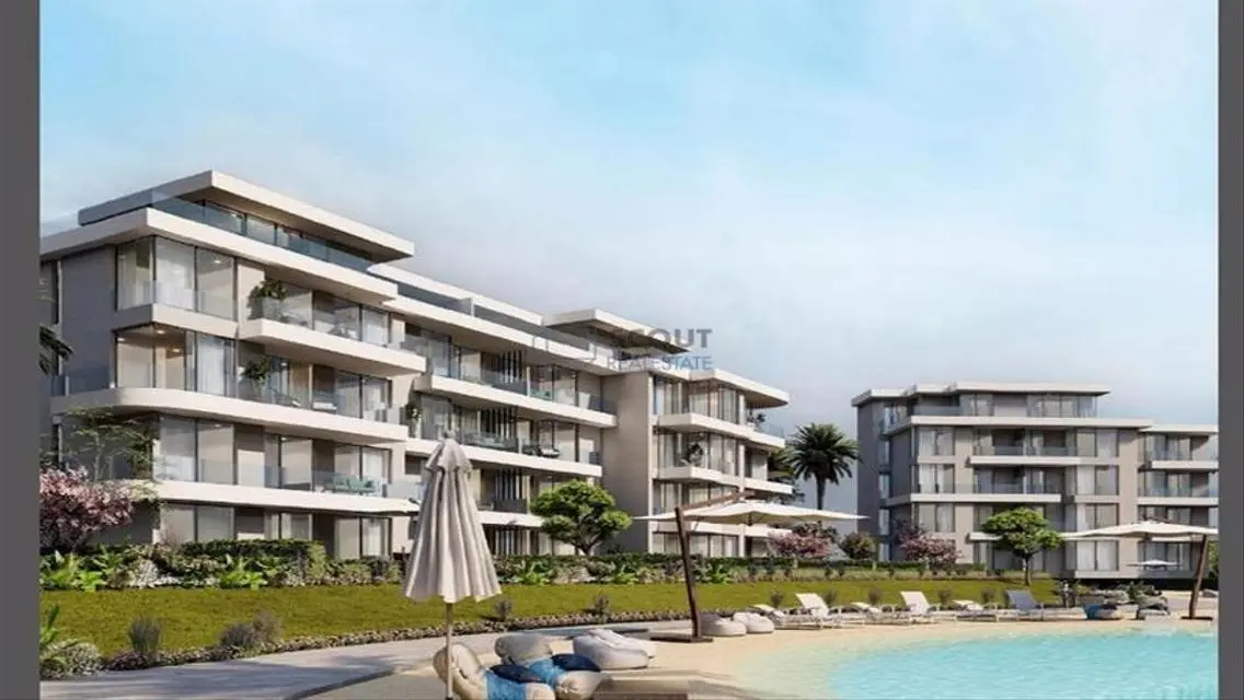 Stunning Apartment in Prime Lakefront Location