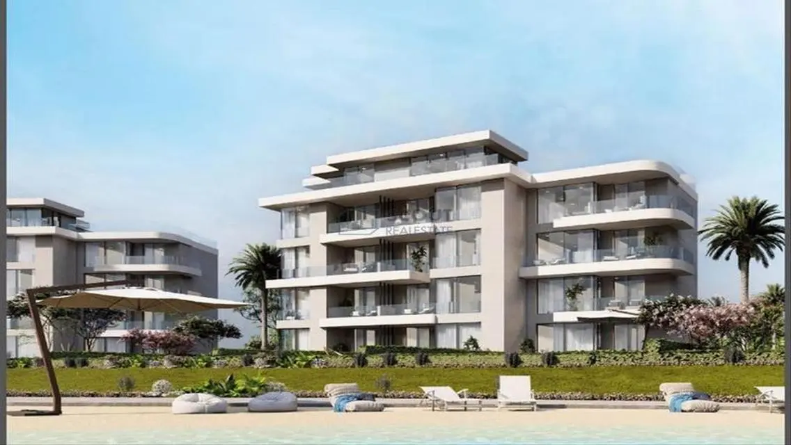 Stunning Apartment in Prime Lakefront Location