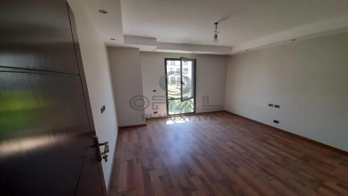 Duplex for Rent in Westown Beverly Hills