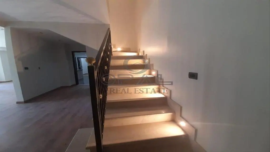 Duplex for Rent in Westown Beverly Hills