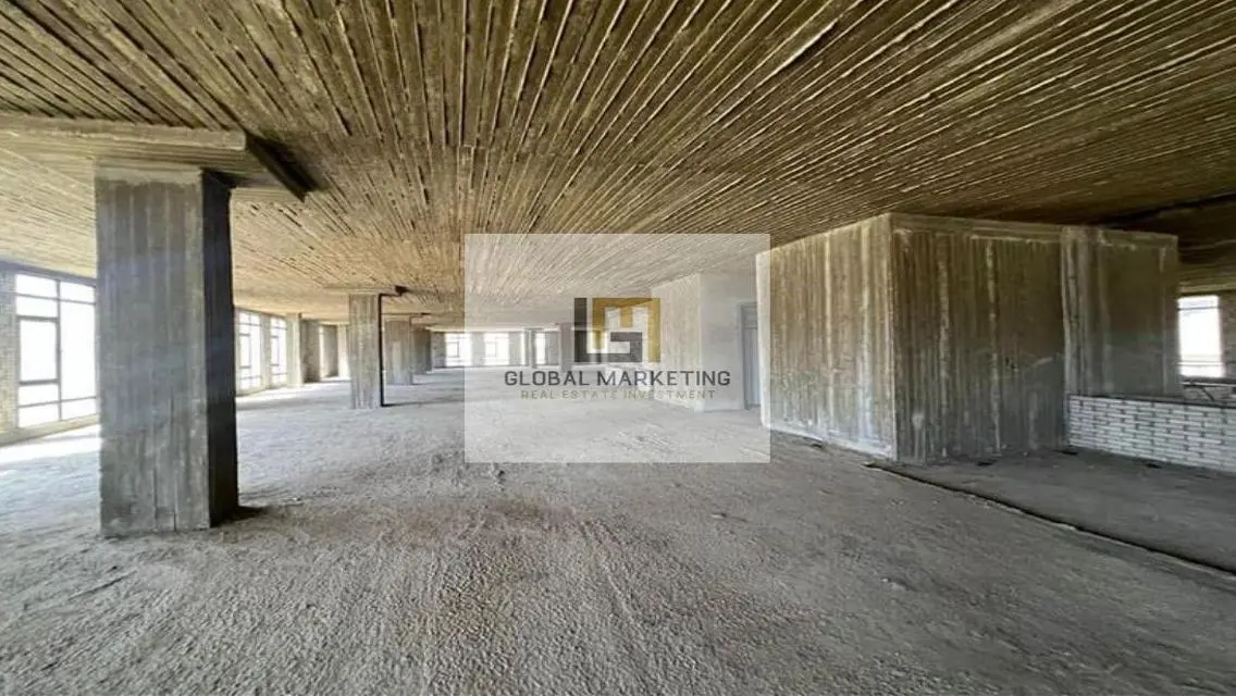 شقة مذهلة بمساحة 700 متر بثلاث غرف نوم للبيع