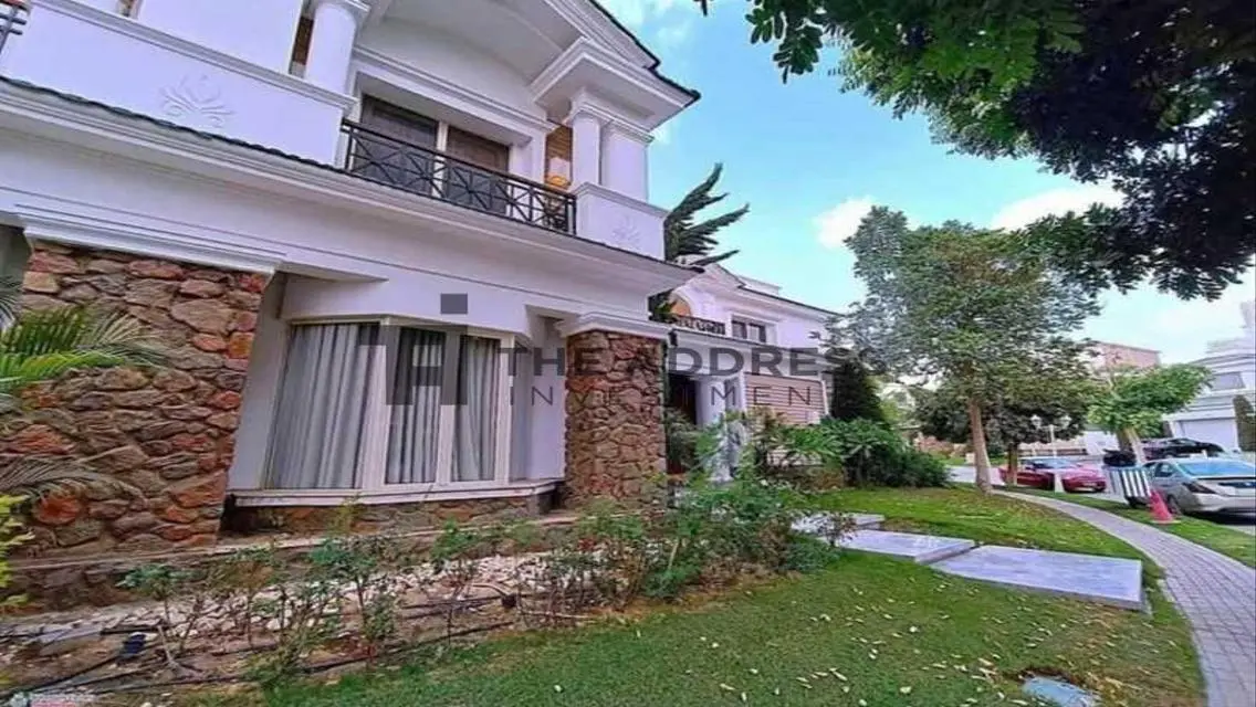Luxury Villa for Sale with Private Garden and Pool