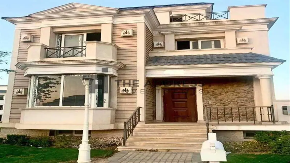 Luxury Villa for Sale with Private Garden and Pool