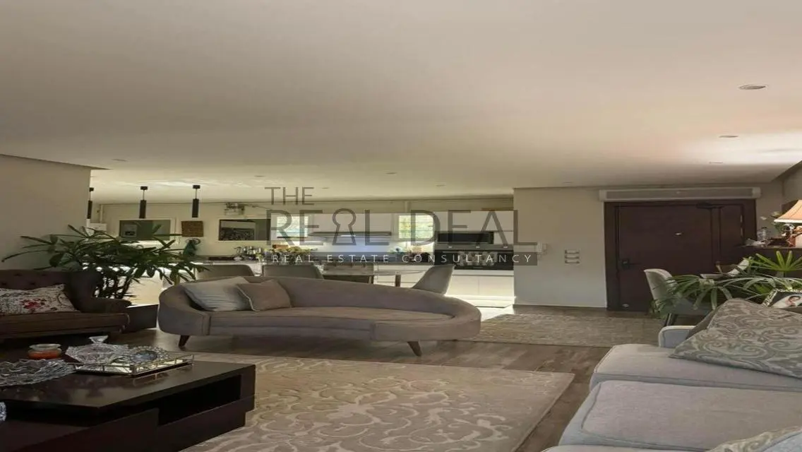 Luxury Apartment at Club Hills October