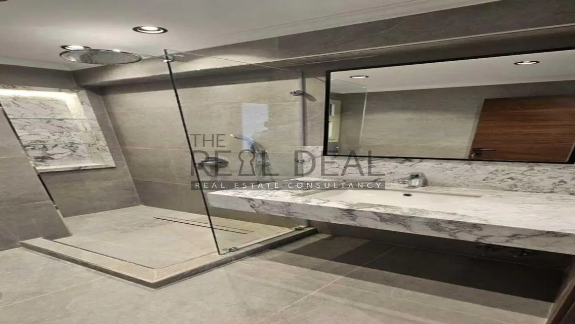Luxury Apartment at Club Hills October