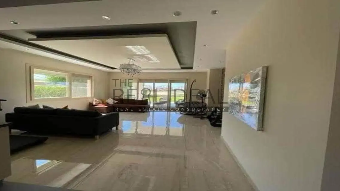 Luxury Apartment at Club Hills October