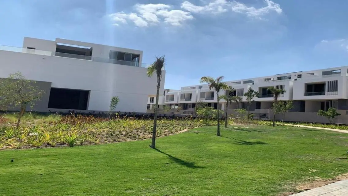 Luxury Apartment for Sale at 6,000,000 with All Amenities