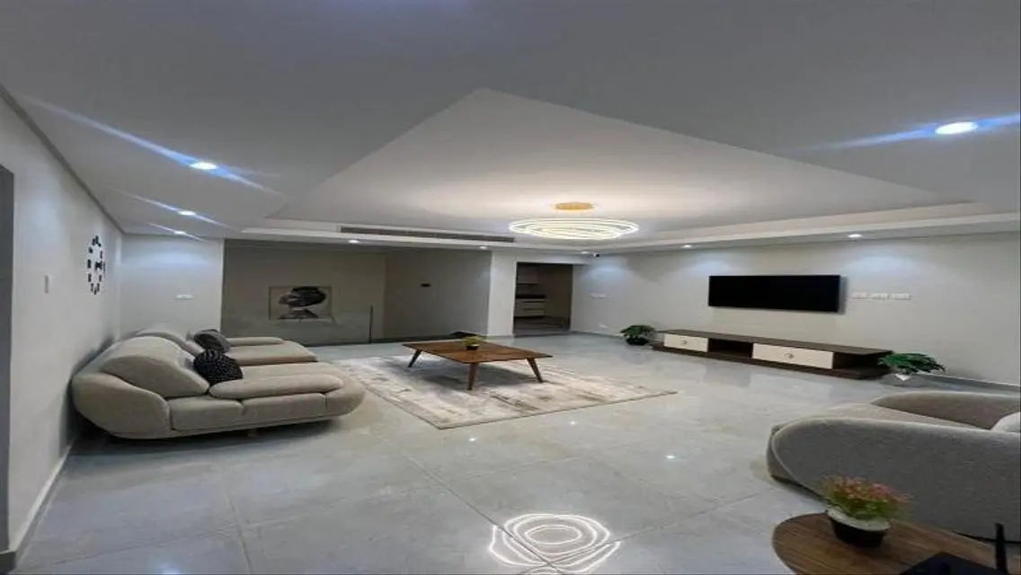 Luxury Villa with Spacious Layout, Private Pool and Garden