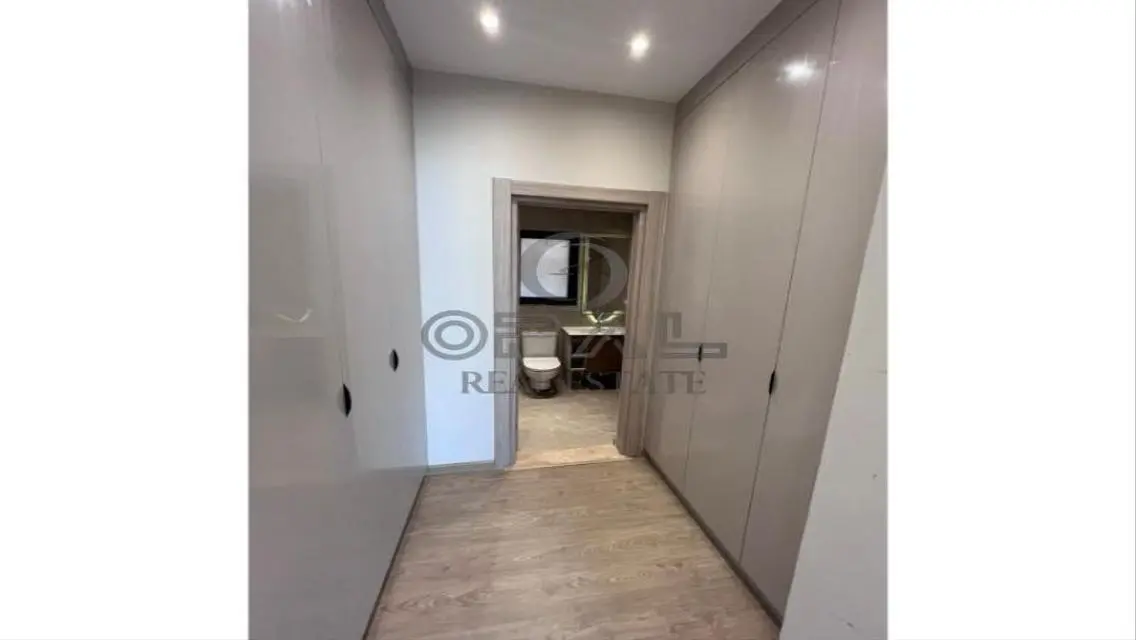Apartment for Rent in West Beverly Hills Area