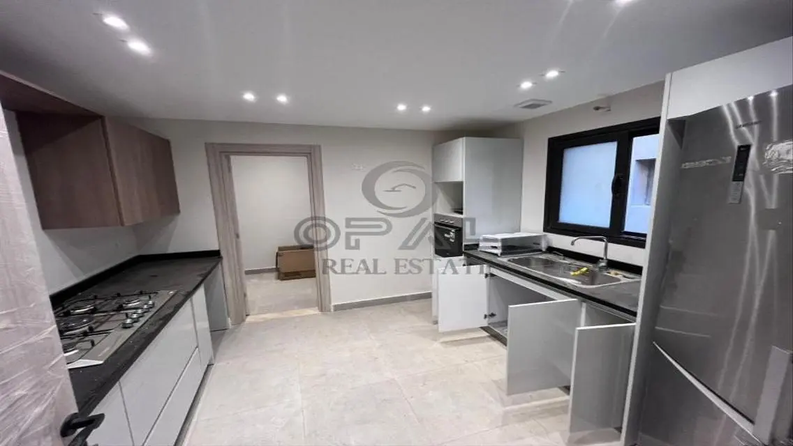 Apartment for Rent in West Beverly Hills Area