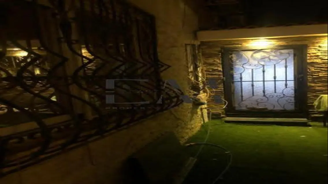 فيلا فاخرة بمساحة 200 متر في منطقة هادئة