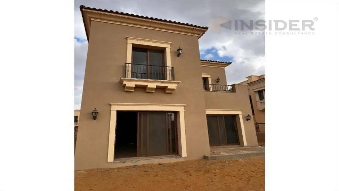 Luxury Villa with 10 Bedrooms, Private Garden & Pool