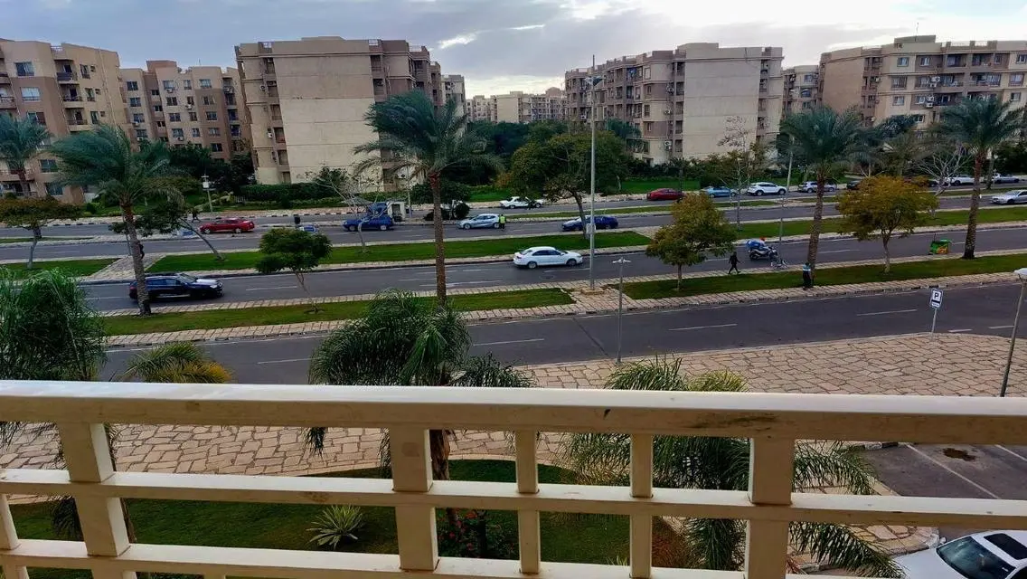 شقة فاخرة بمساحة 10000 متر مع إطلالة رائعة