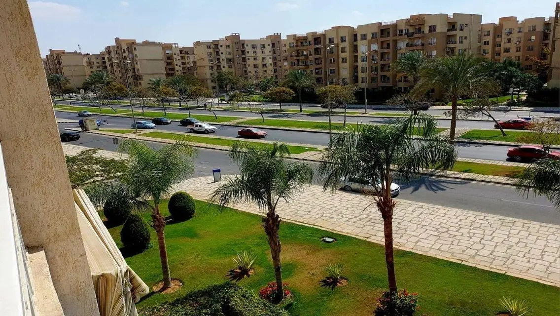 شقة فاخرة بمساحة 10000 متر مع إطلالة رائعة