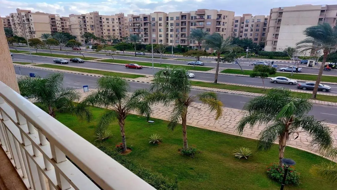 شقة فاخرة بمساحة 10000 متر مع إطلالة رائعة