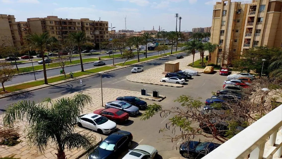 شقة فاخرة بمساحة 10000 متر مع إطلالة رائعة