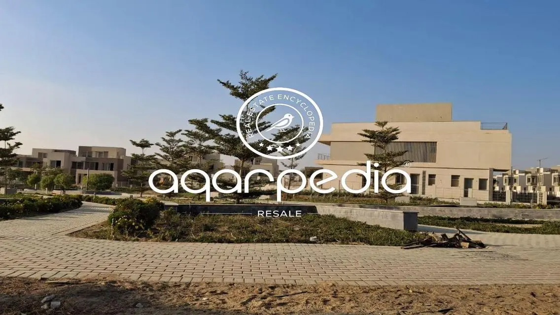 Luxury Villa for Sale with Private Balcony and Garden
