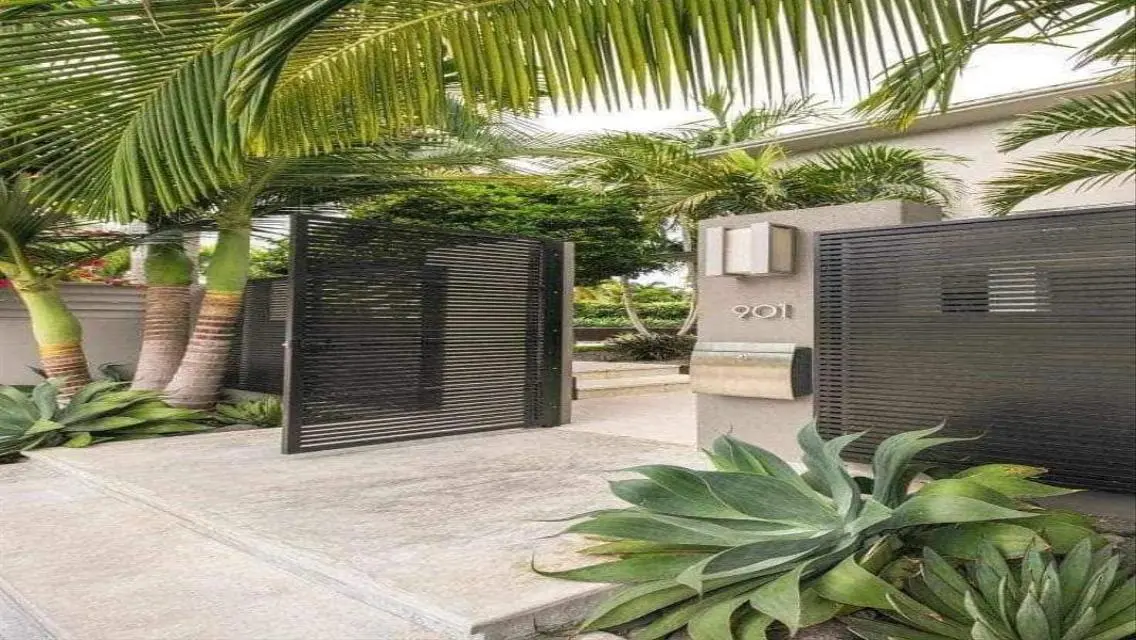 Luxury Apartment with Modern Design and Full Amenities