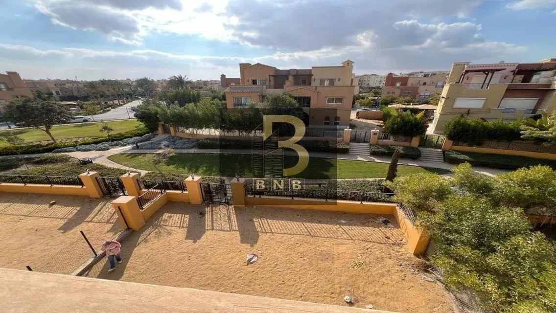 منزل مميز مع حديقة خاصة وغرفة خادمة