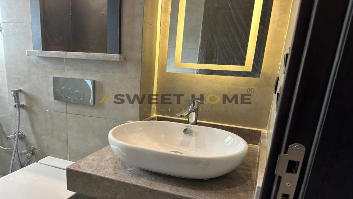 Luxury Lake View Apartment - 207