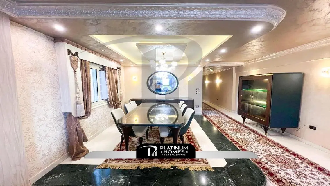 شقة فاخرة بمساحة 200 متر في قلب المدينة