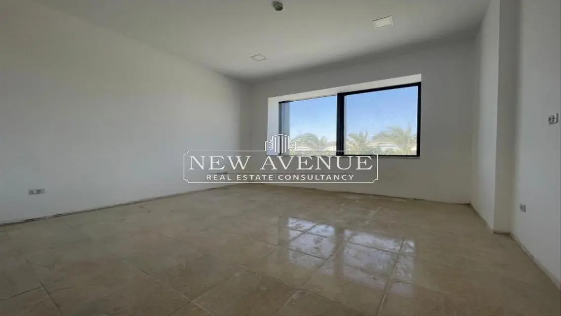 Modern office for sale with 1300 sqm in a prime location