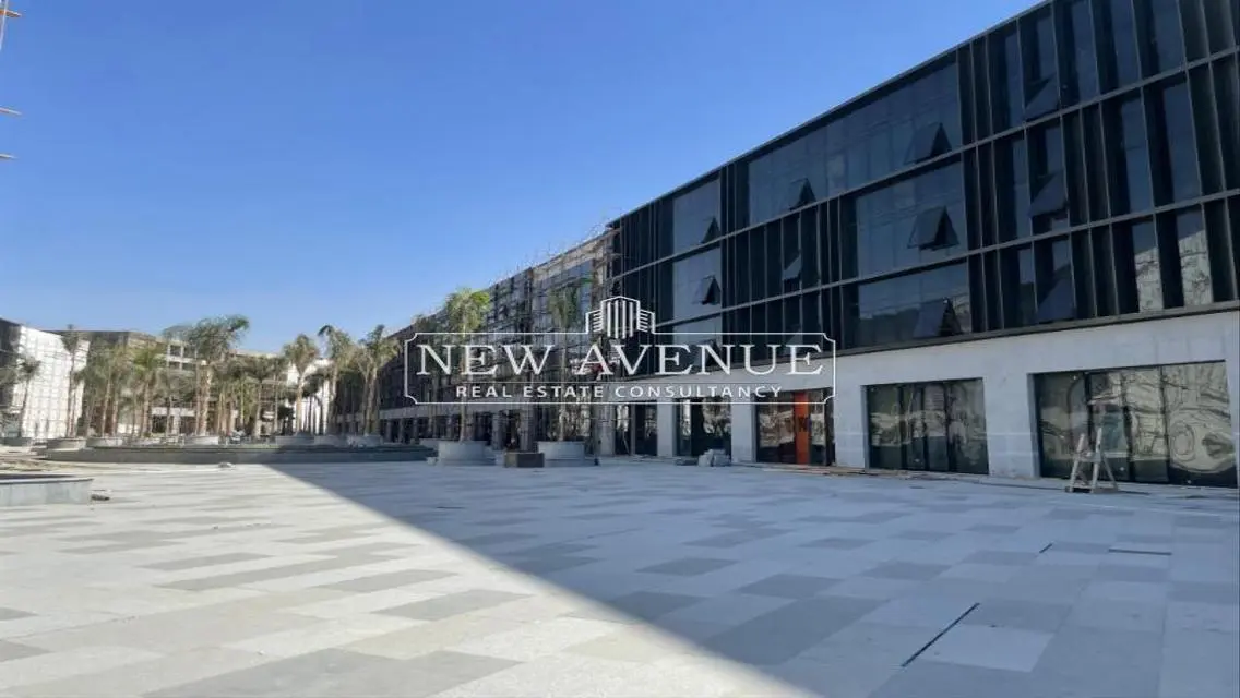 Modern office for sale with 1300 sqm in a prime location