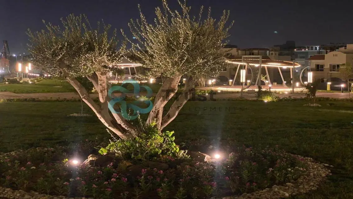 فيلا فاخرة للبيع بمساحة شاسعة
