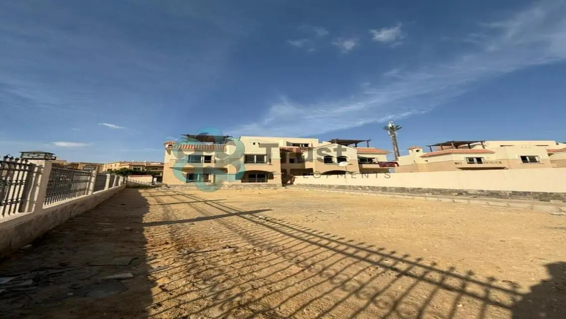 فيلا فاخرة للبيع بمساحة شاسعة