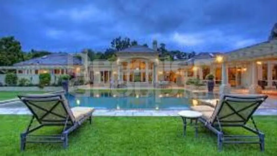 Luxurious Apartment for Sale, 600 Square Meters in a Prime Location