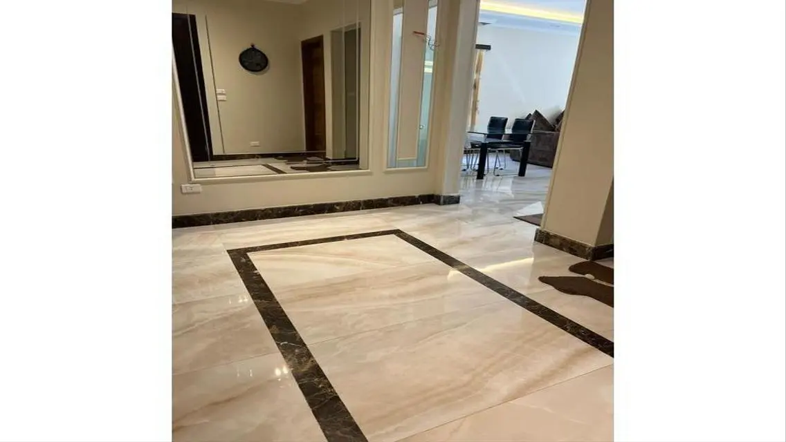 شقة فاخرة مطلة على بحيرات للبيع