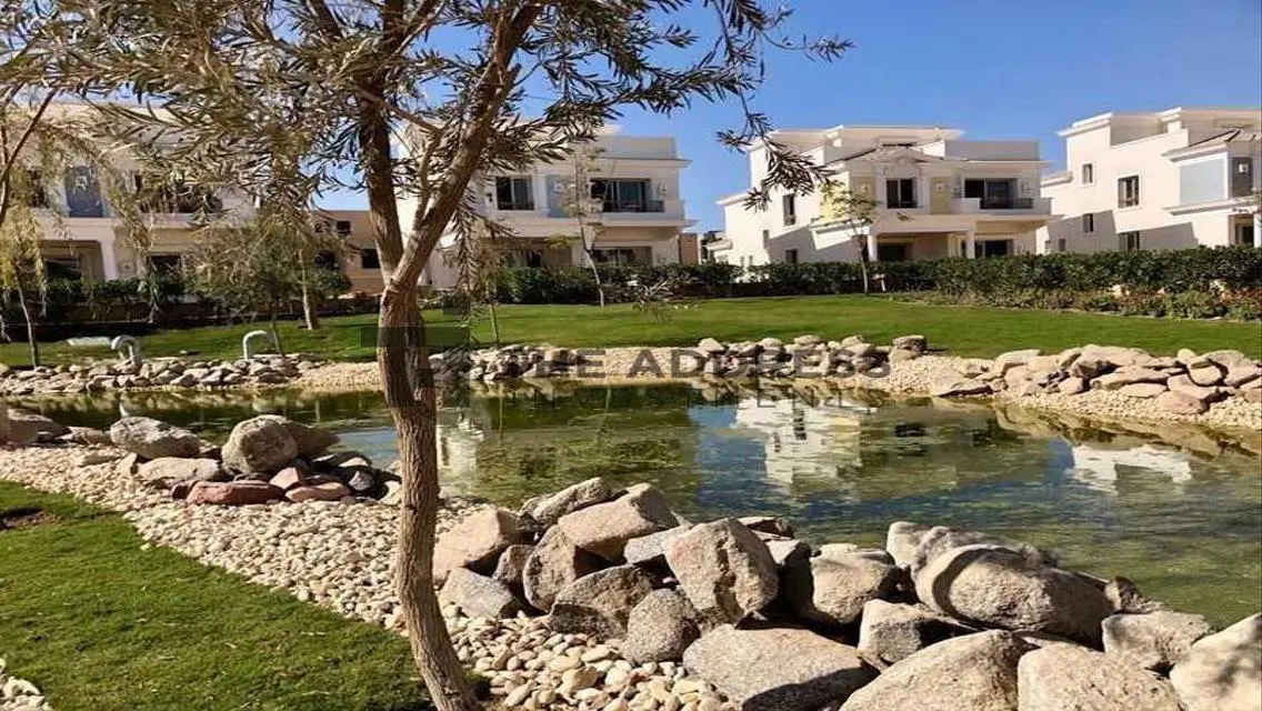 فيلا فاخرة للإيجار مع حديقة ومسبح خاص