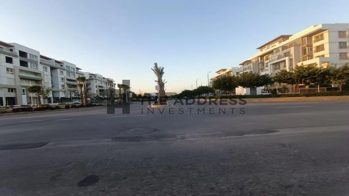 شقة فاخرة 3 غرف نوم بمواصفات مميزة وإطلالة ساحرة