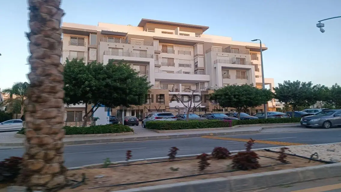 شقة فاخرة 3 غرف نوم بمواصفات مميزة وإطلالة ساحرة