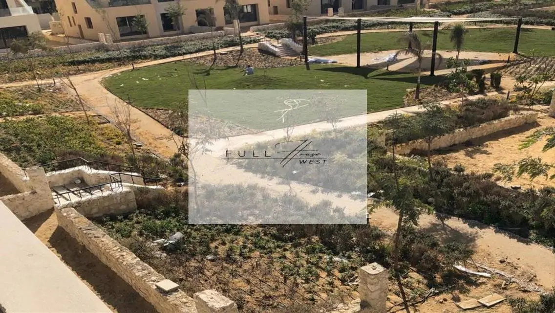 فيلا فاخرة للبيع مع إطلالة رائعة