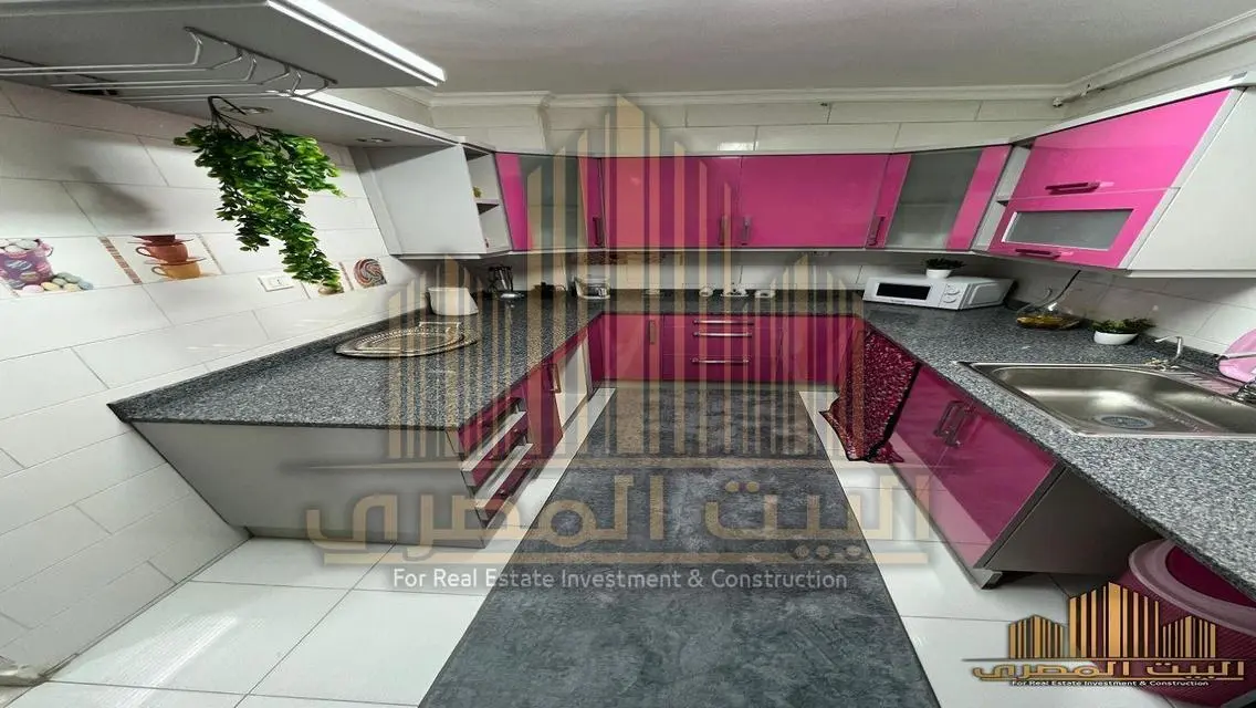 شقة فاخرة بإطلالة على البحيرات بسعر 45000