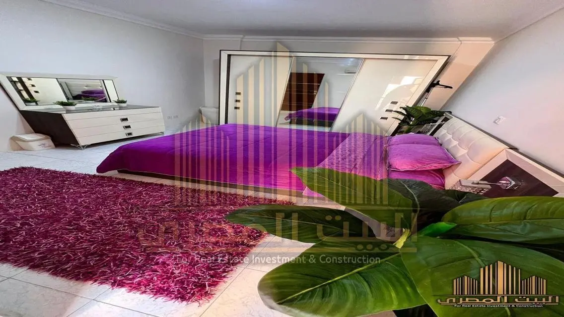 شقة فاخرة بإطلالة على البحيرات بسعر 45000
