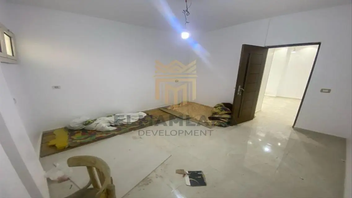 شقة مفروشة للبيع في منطقة سكنية مميزة - 16000 جنيه