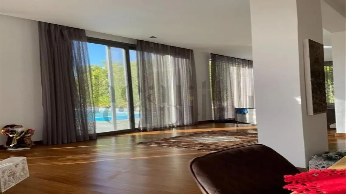 Stunning Villa for Sale with Private Garden and Pool