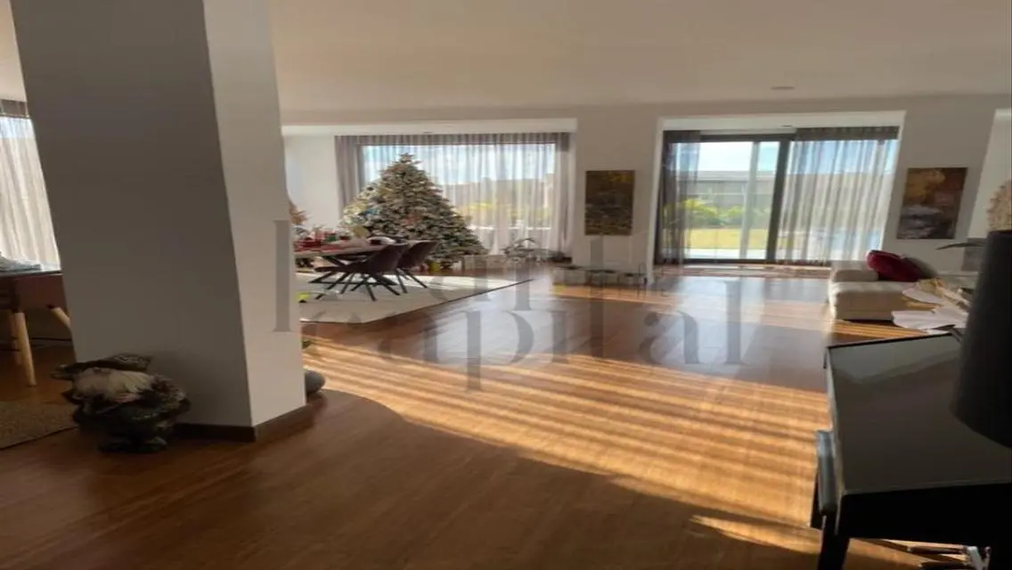 Stunning Villa for Sale with Private Garden and Pool
