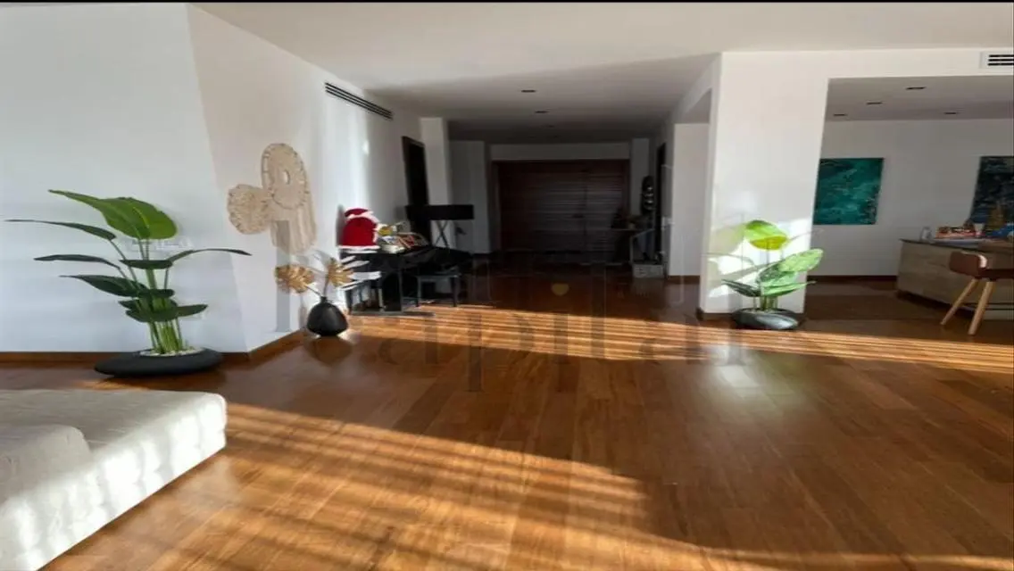 Stunning Villa for Sale with Private Garden and Pool