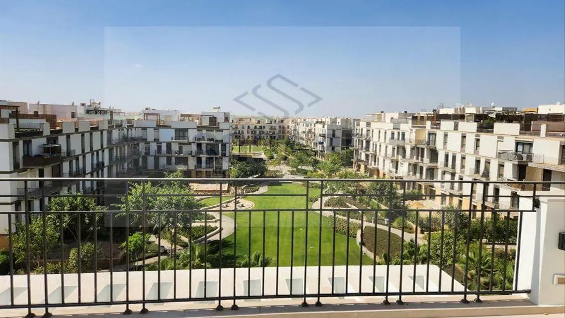 شقة فاخرة في فناء - 4 غرف نوم