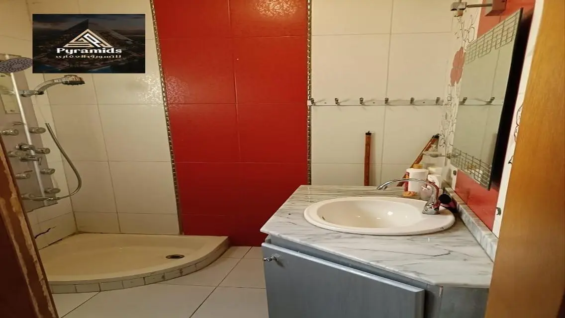 شقة فاخرة للإيجار بمساحة مثالية