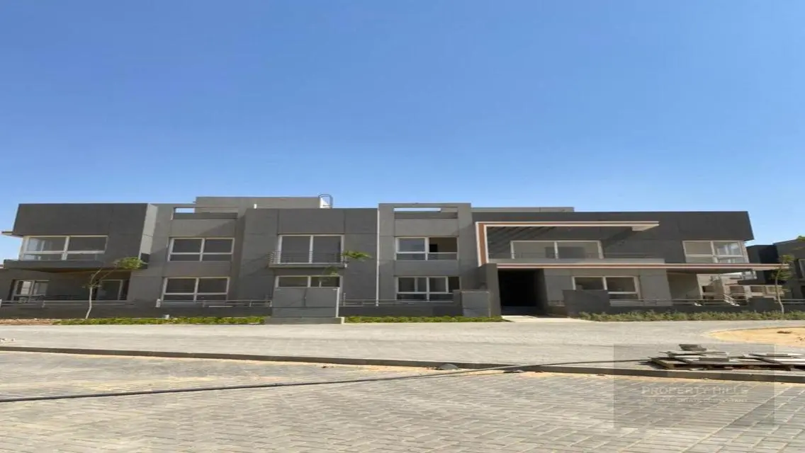 Luxury Villa with Private Garden and Pool in Prime Area