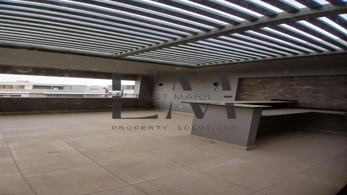 Exceptional Apartment with Central Air Conditioning and Dressing Room