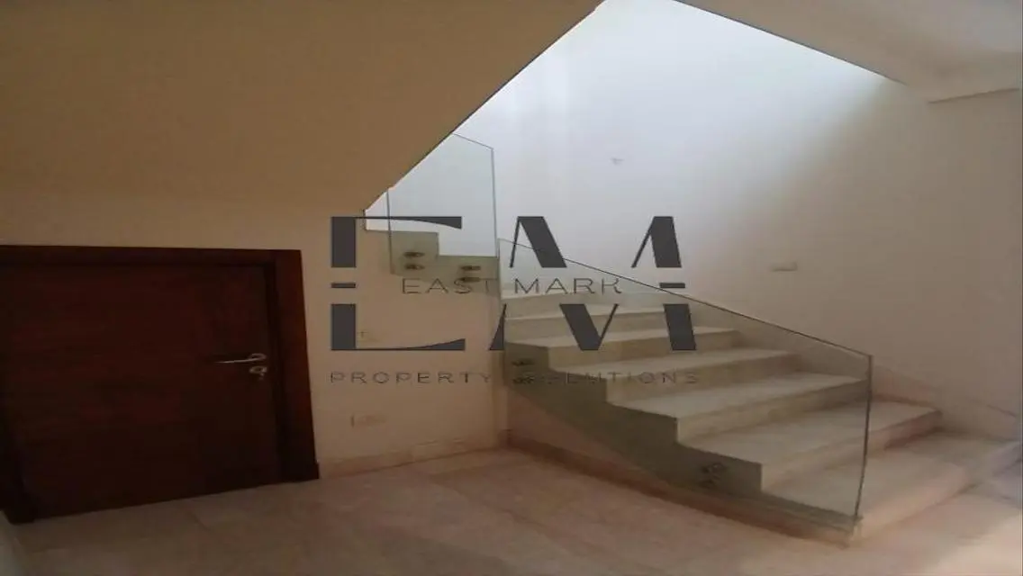 Exceptional Apartment with Central Air Conditioning and Dressing Room