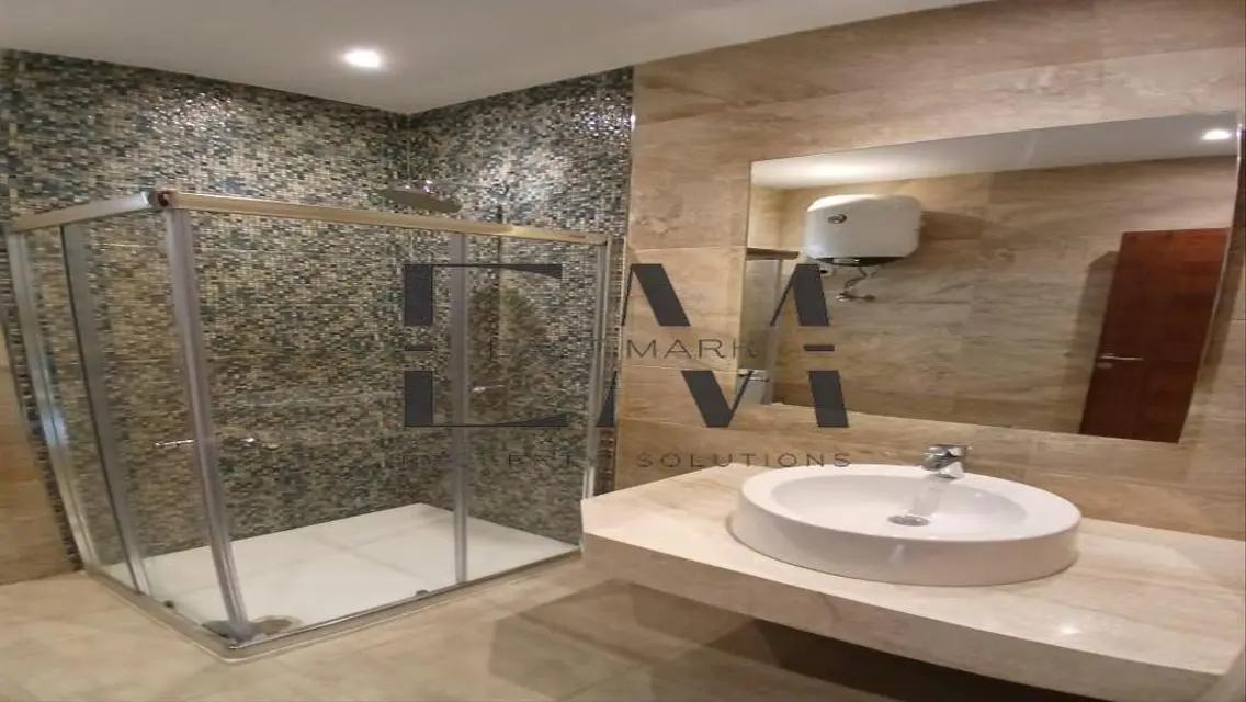 Exceptional Apartment with Central Air Conditioning and Dressing Room