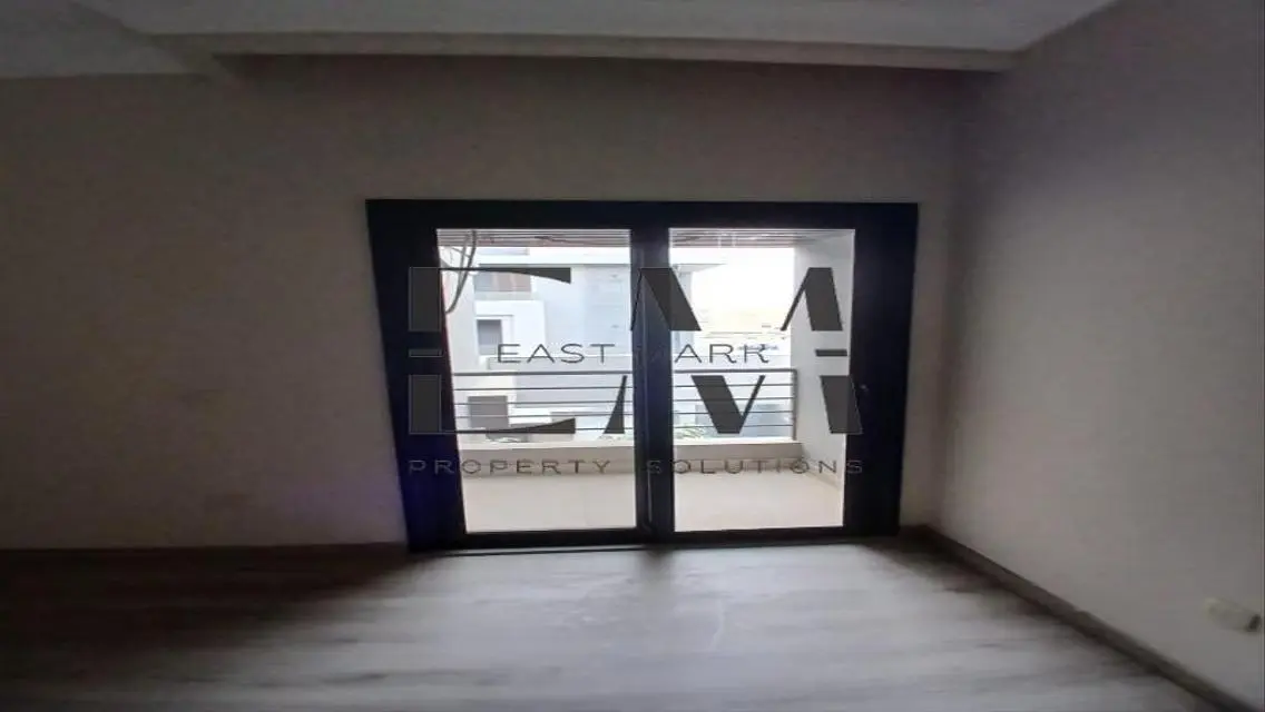 Exceptional Apartment with Central Air Conditioning and Dressing Room