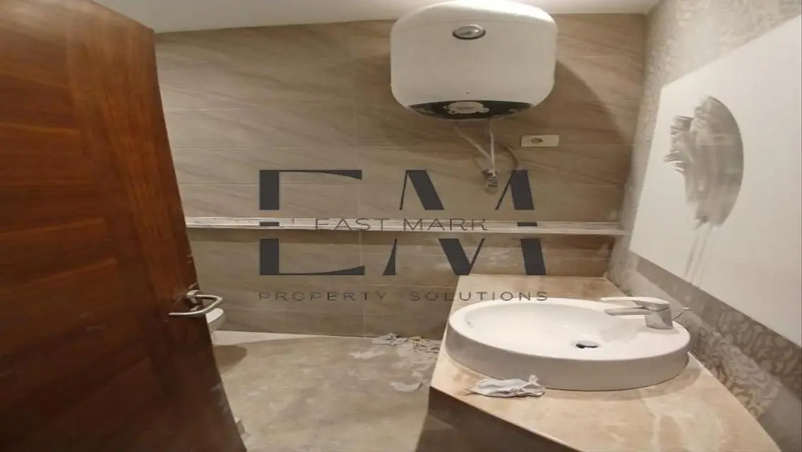 Exceptional Apartment with Central Air Conditioning and Dressing Room